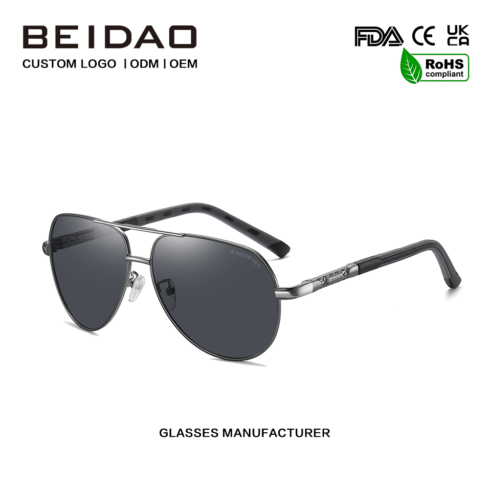 Pourquoi les lunettes de soleil en aluminium de qualité supérieure sont-elles vendues entre 500 $ et 1 250 $ et comment cela se compare-t-il aux montures en acétate et en titane ?